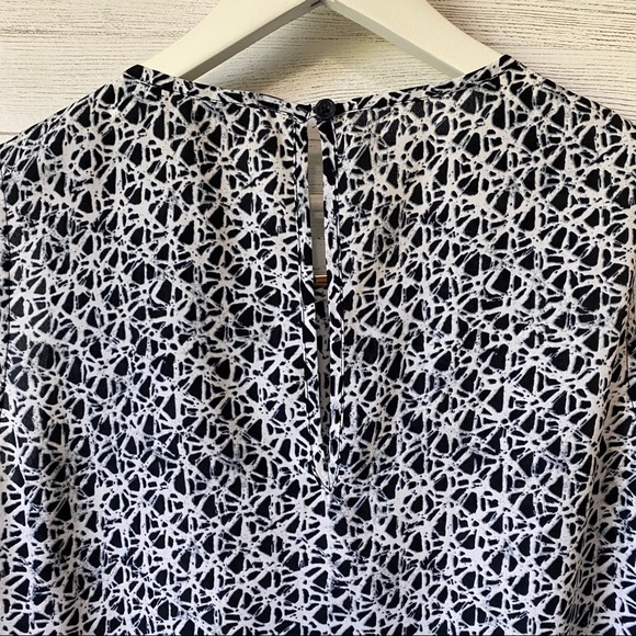 Michael Kors Sheer Sleeveless Blouse Blue Sz Medium - Picture 10 of 10